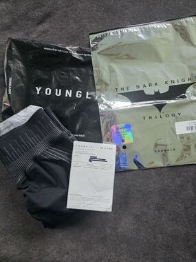 YoungLA Women’s Black BATMAN Leggings (M) NWT